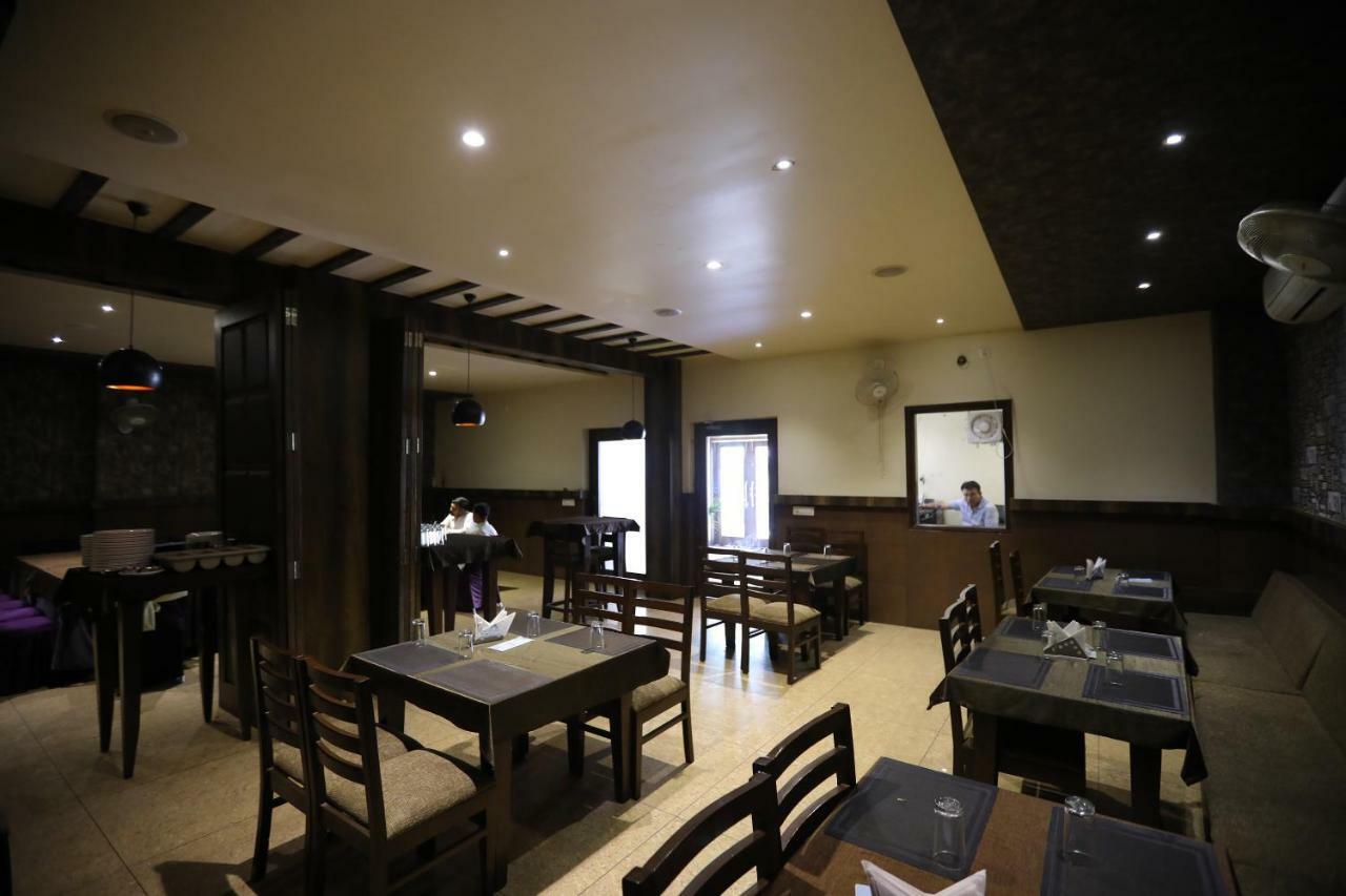 Oyo 40791 Hotel Hot N Fast Suratgarh 외부 사진